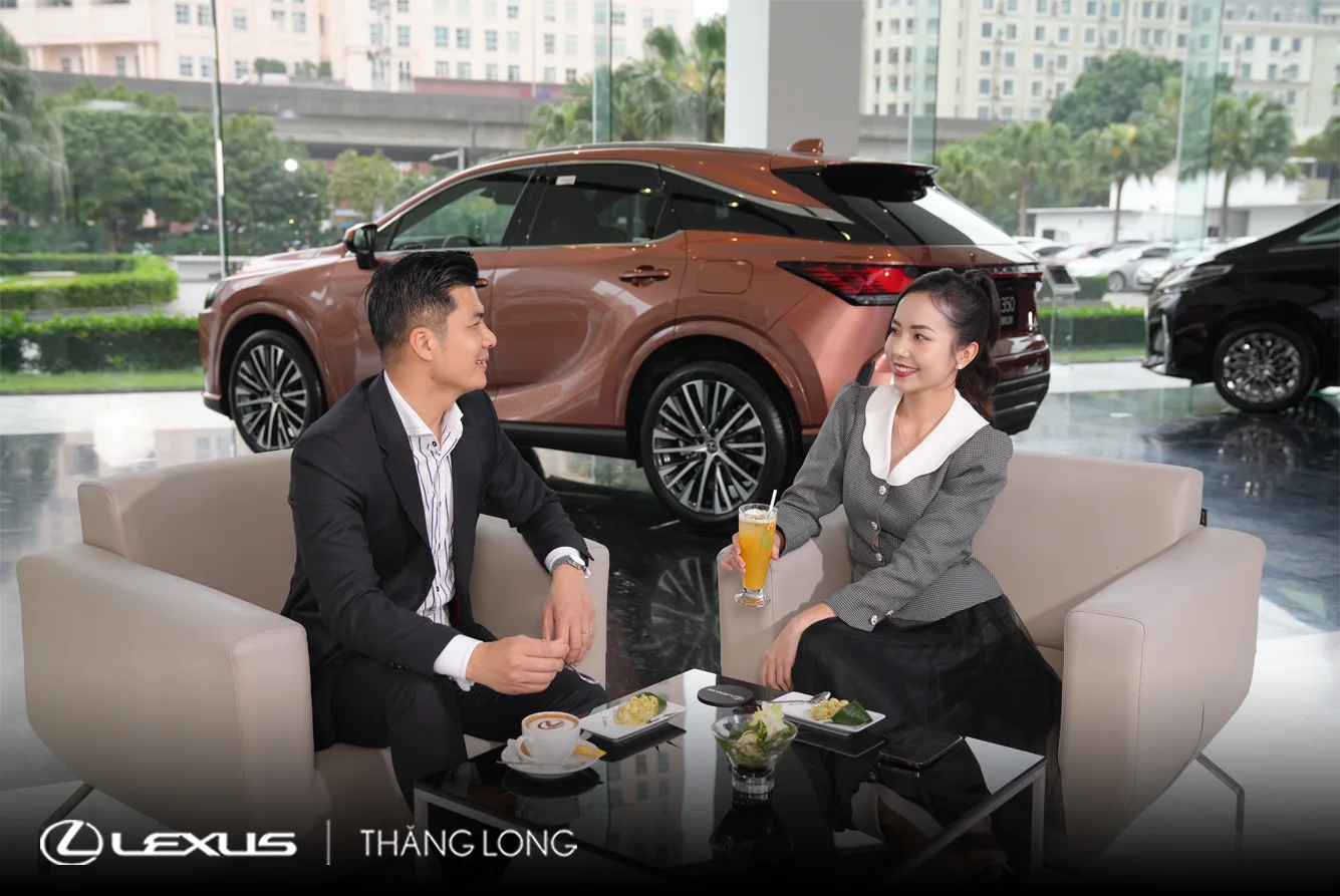 Phòng chờ và tư vấn tại Lexus Thăng Long