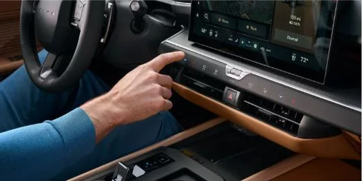 Lexus ES — màn hình trung tâm