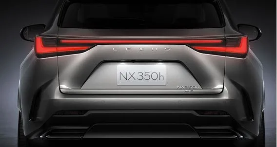 Lexus NX — đuôi xe