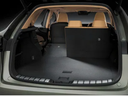 Lexus NX — khoang hành lý