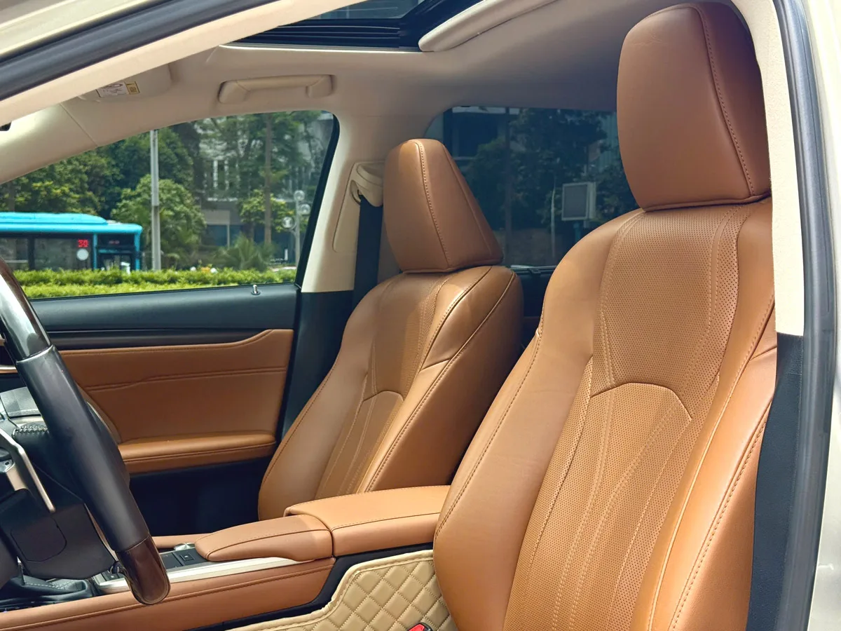 Ghế da bán aniline nội thất Lexus RX
