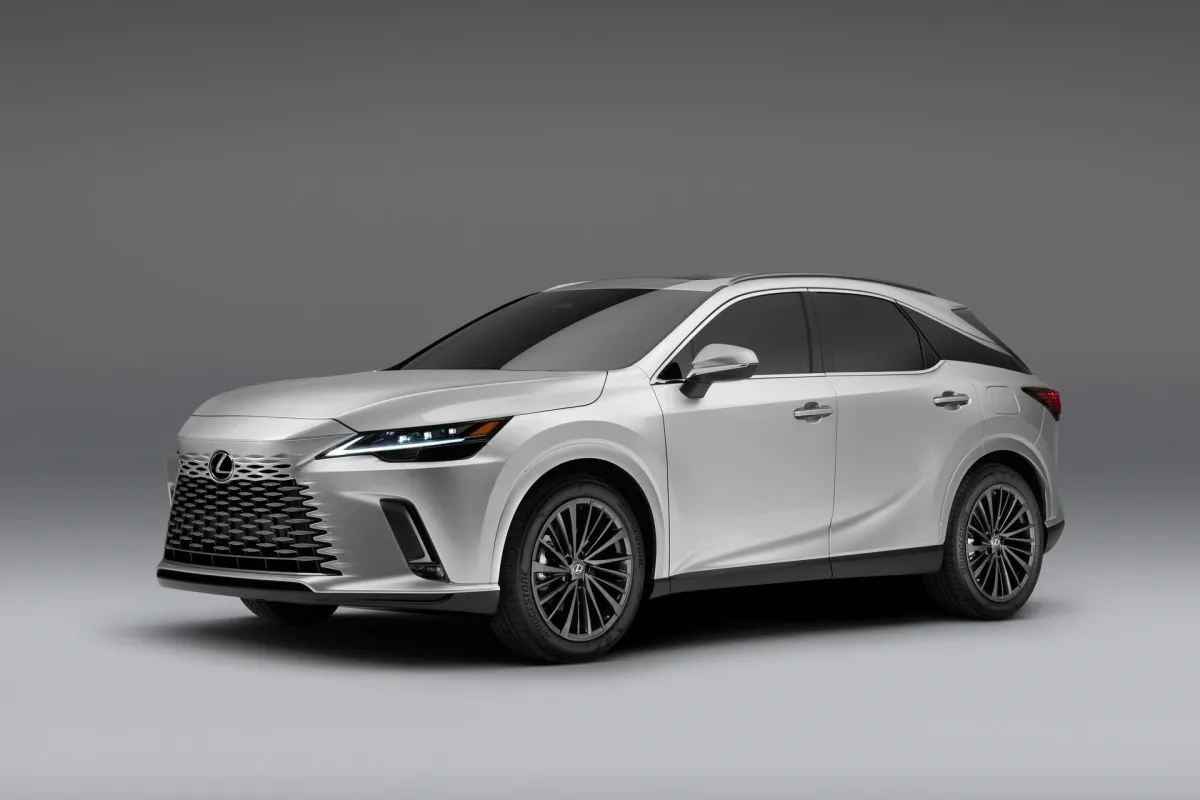 Lexus RX — góc trước
